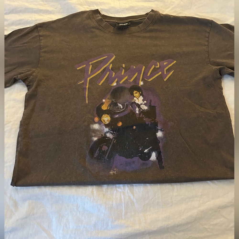 Women’s relaxed boyfriend tee